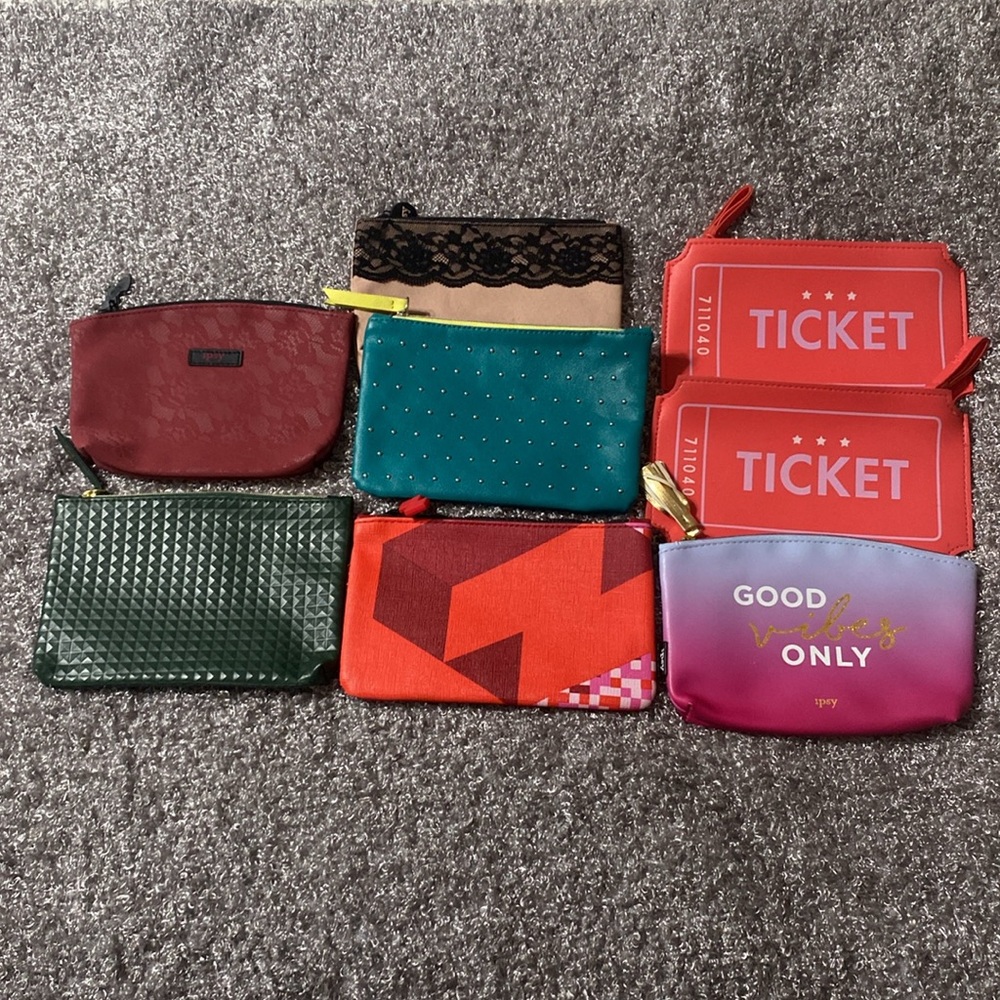 iPSY Glam Bag Bundle - set of 8